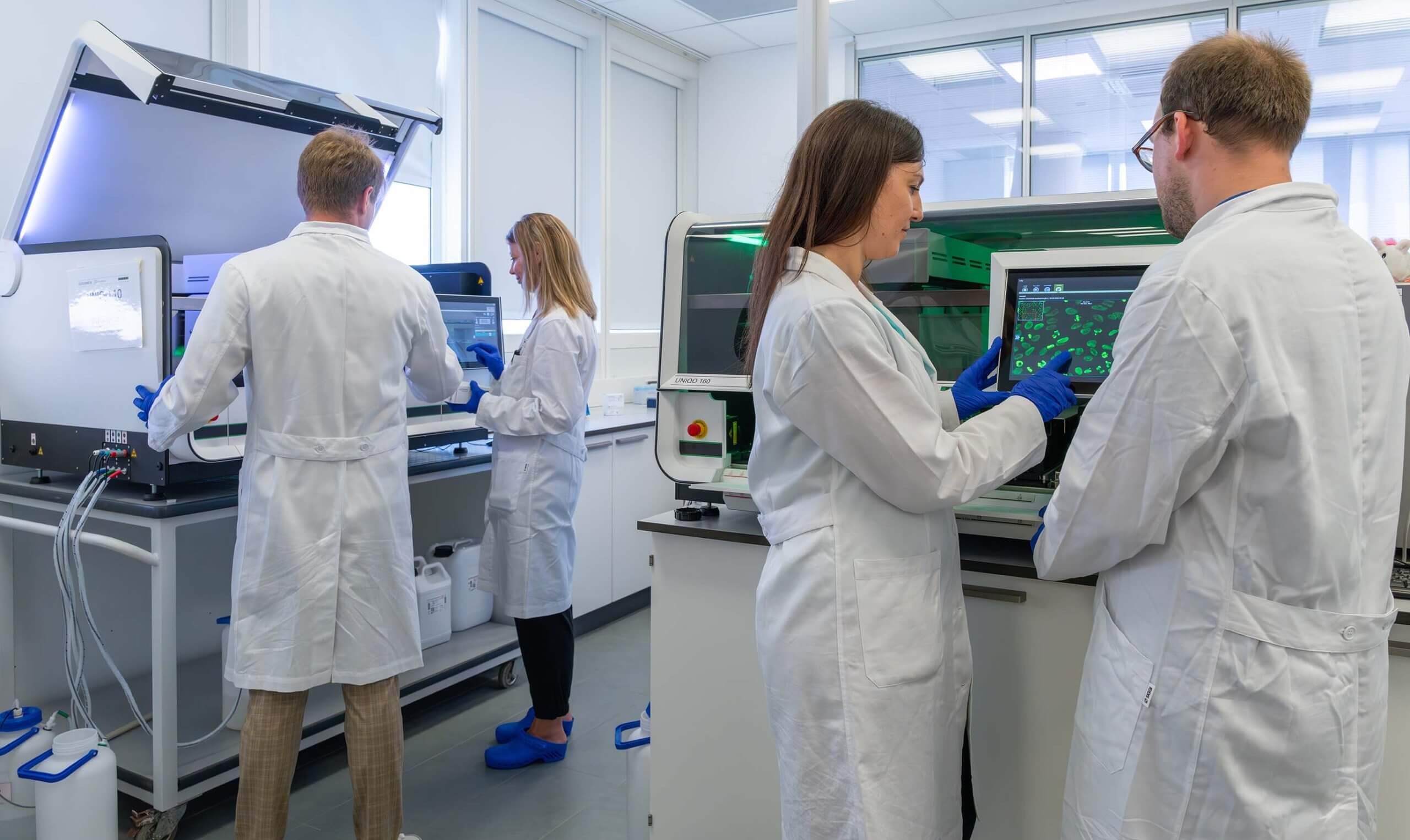 Staff del laboratorio Euroimmun al lavoro